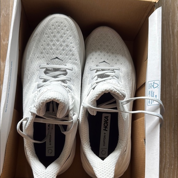 Hoka Women's Clifton 9 - Cosmic Grey/White SZ 9.5 Viral Hot! Brand new in box!! - Picture 14 of 17